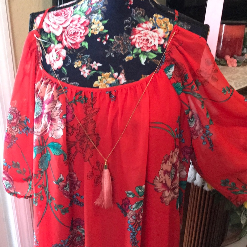 NWT Plus Size Red Floral Cold Shoulder Dress - Picture 4 of 8
